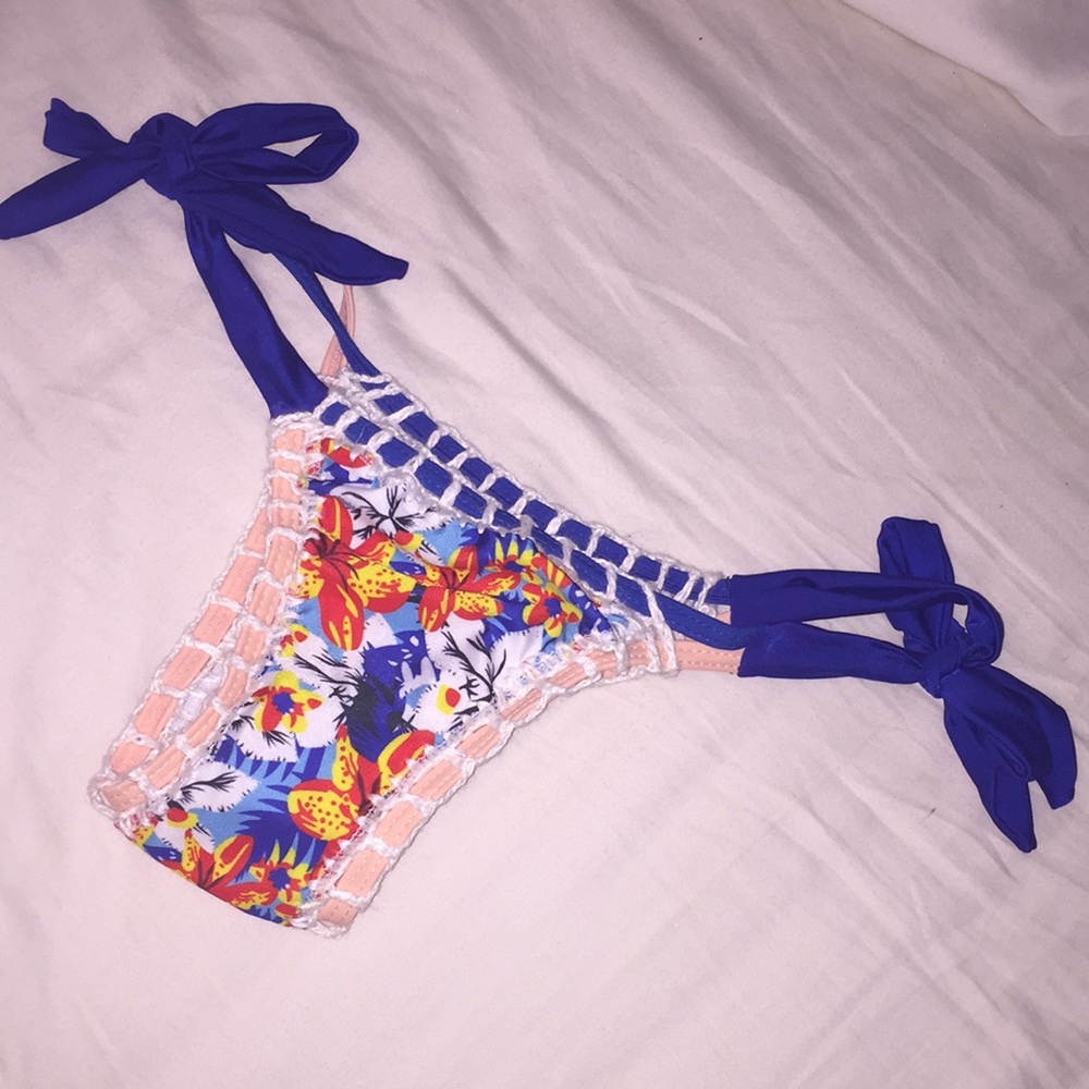 Cimi Bikini cheeky bottoms!
